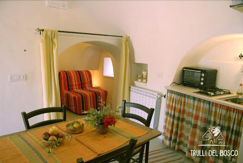 Trulli Del Bosco Acomodação com café da manhã Alberobello Exterior foto