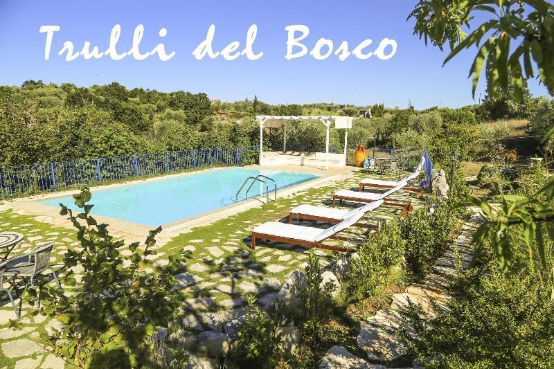 Trulli Del Bosco Acomodação com café da manhã Alberobello Exterior foto