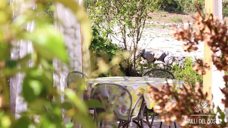Trulli Del Bosco Acomodação com café da manhã Alberobello Exterior foto