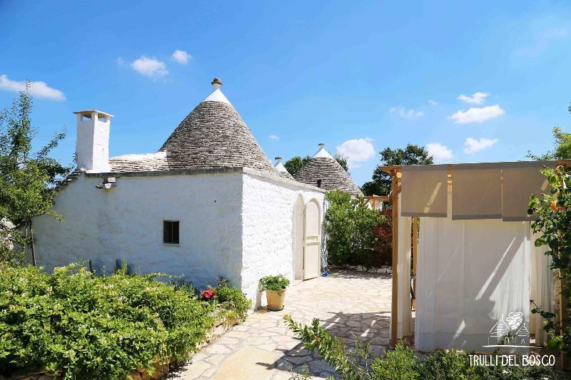 Trulli Del Bosco Acomodação com café da manhã Alberobello Exterior foto
